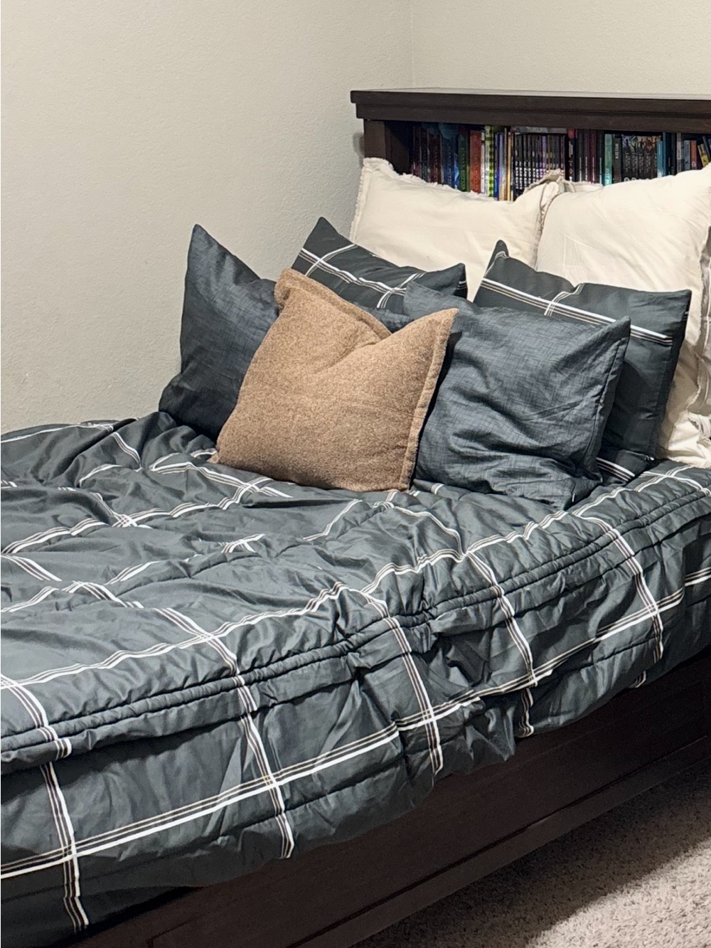 Gray and Tan full size Beddy Set - - Picture 6 of 6